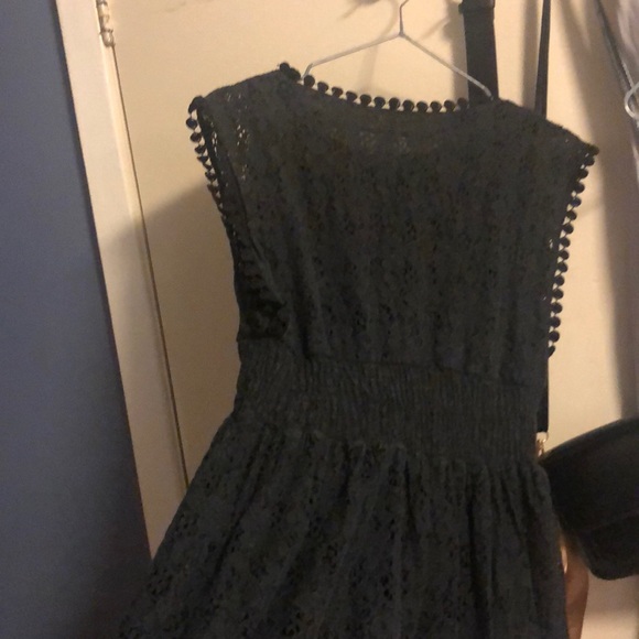 Size 2-4 black dress lace decemt condition 👌 - Picture 4 of 6